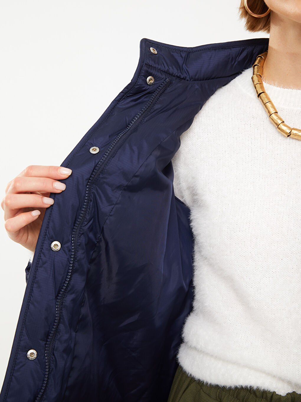 Шушляково яке за жени с яка тип фуния, капитониран десен и дълъг ръкав-4