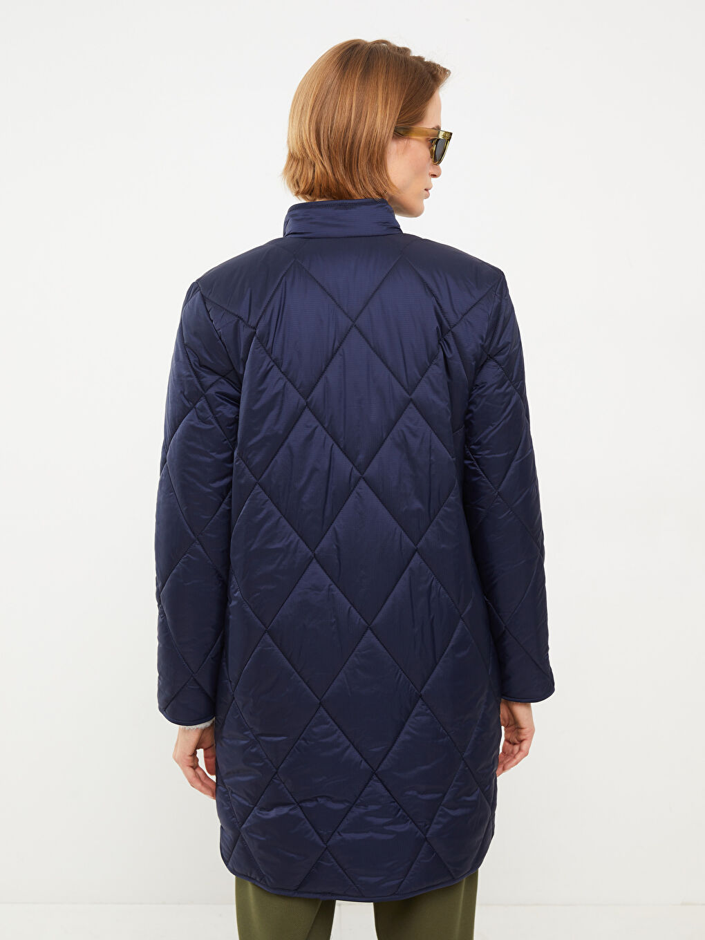 Шушляково яке за жени с яка тип фуния, капитониран десен и дълъг ръкав-5