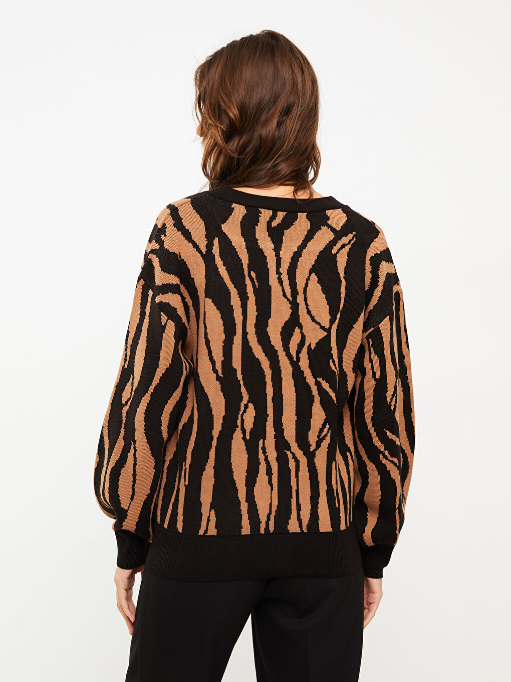 Siyah Bisiklet Yaka Desenli Uzun Kollu Kadın Triko Hırka-4