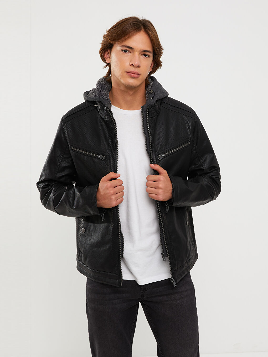 Siyah Slim Fit Kapüşonlu Erkek Deri Görünümlü Mont