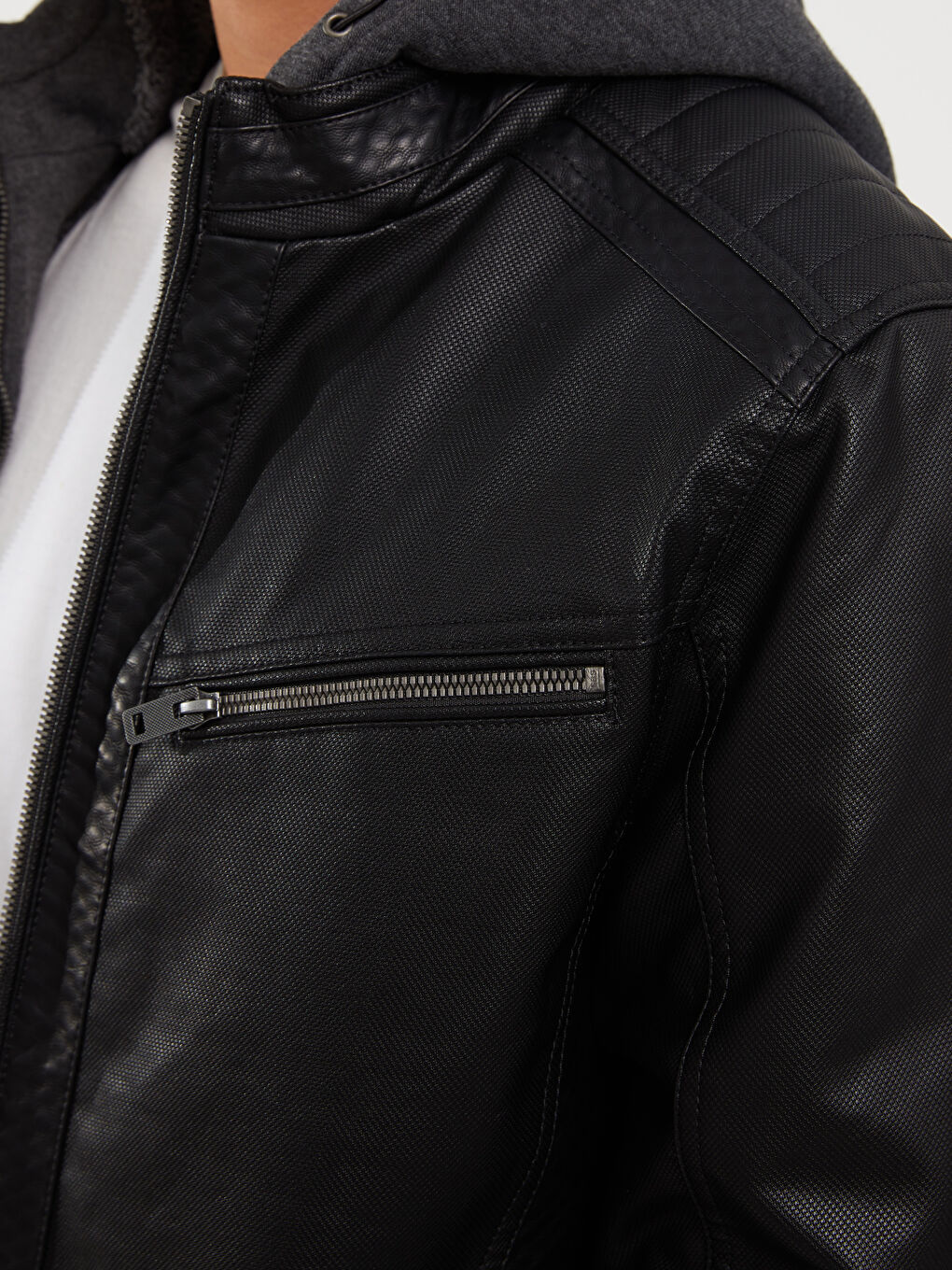 Siyah Slim Fit Kapüşonlu Erkek Deri Görünümlü Mont-3