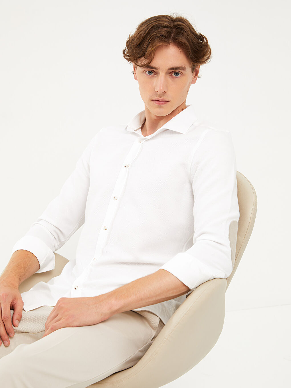 Beyaz Slim Fit Uzun Kollu Armürlü Erkek Gömlek
