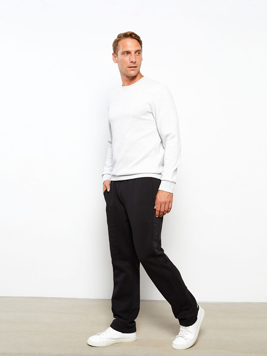 Standard Fit Men's Thick Sweatpants-1