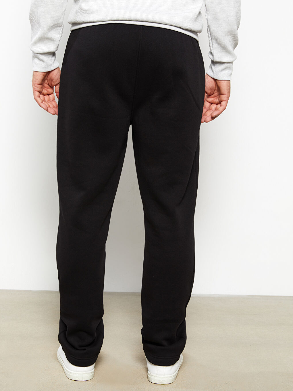Standard Fit Men's Thick Sweatpants-4