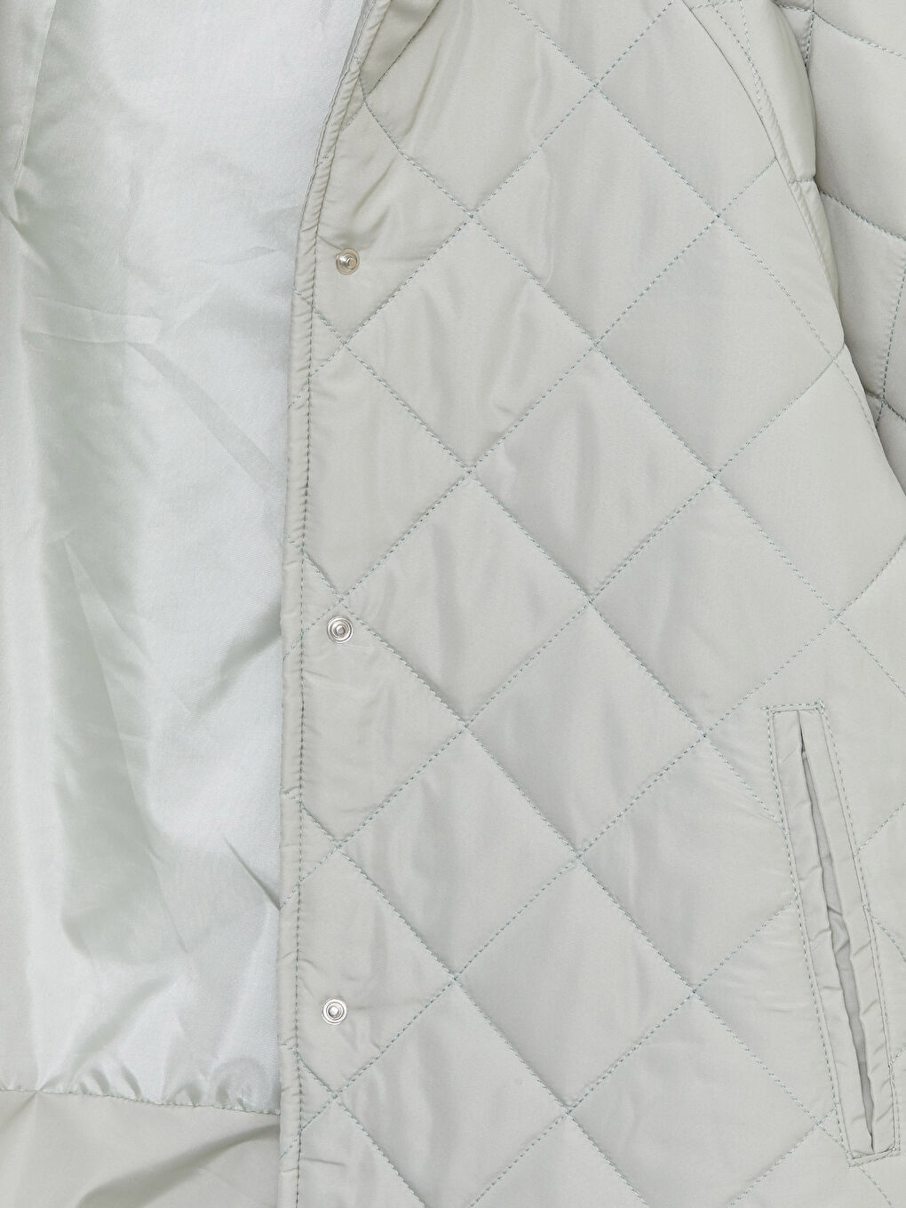 Yeşil Kapüşonlu Kapitone Desenli Uzun Kollu Kadın Şişme Mont-9