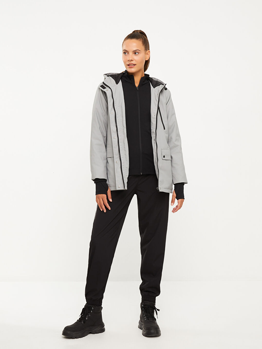 Gri Kapüşonlu Düz Uzun Kollu Kadın Outdoor Yağmurluk-1