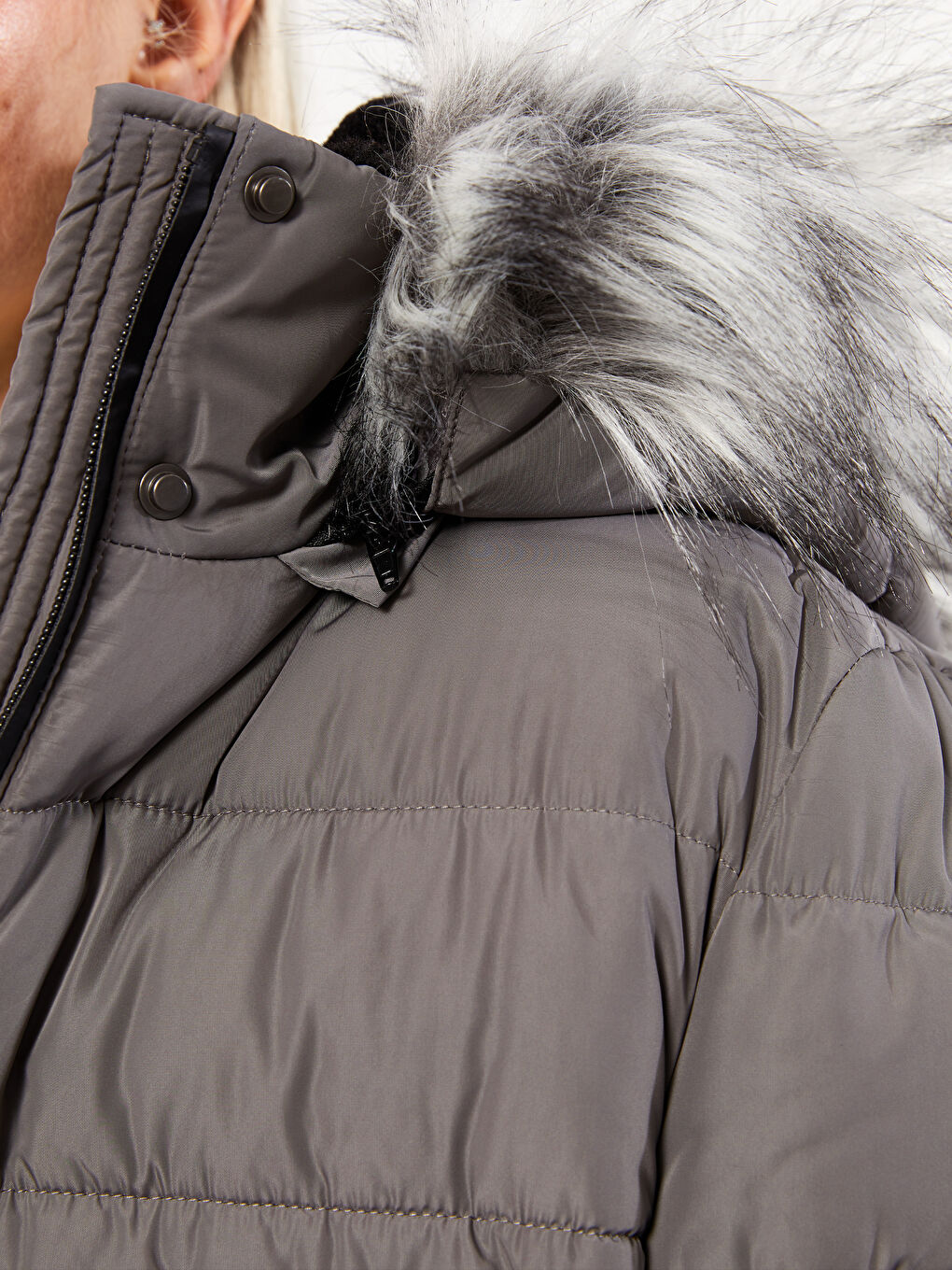 Women's Hooded Plain Puffer Coat-5