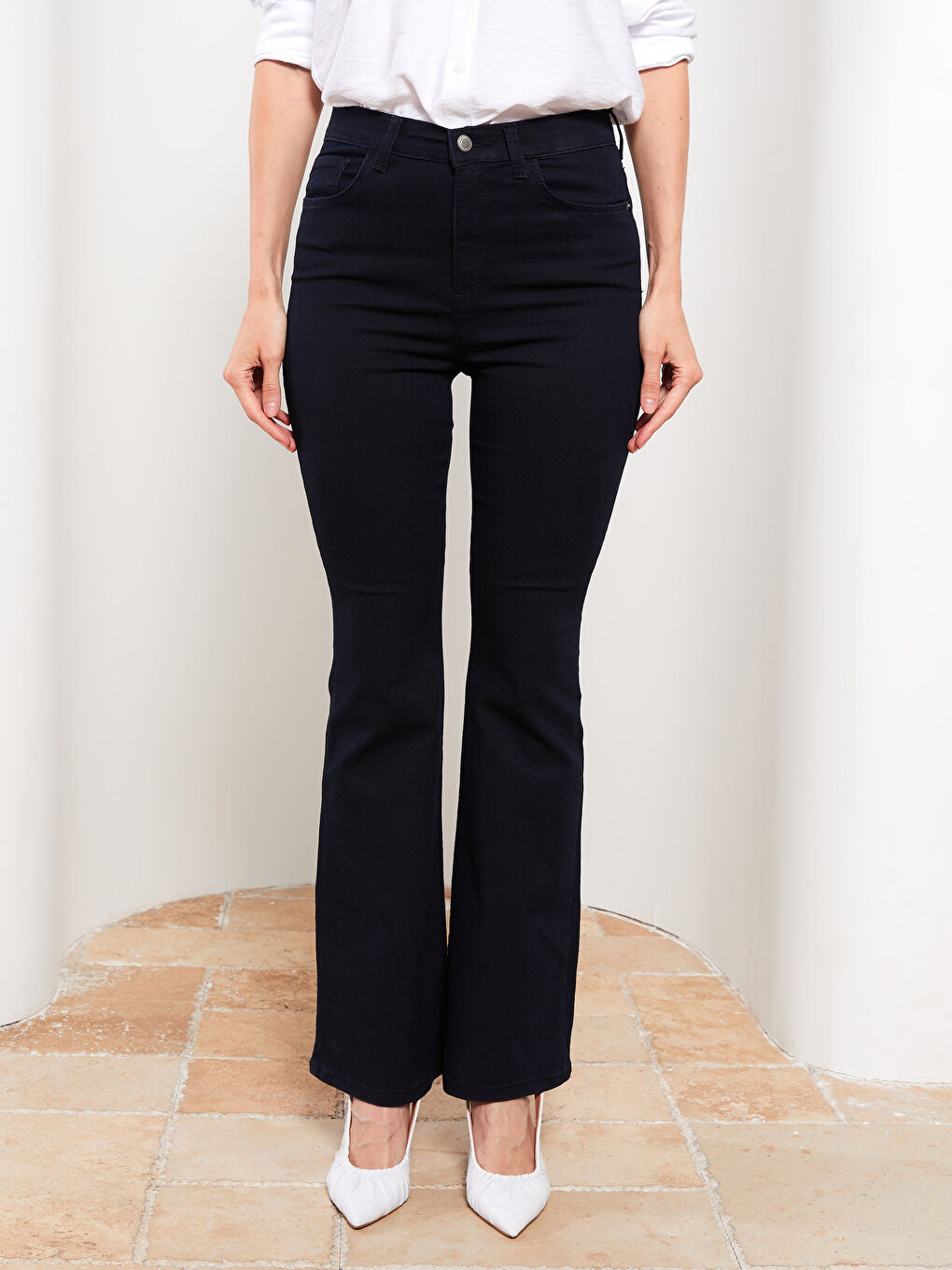 Siyah Mars Flare Düz Cep Detaylı Kadın Jean Pantolon-3