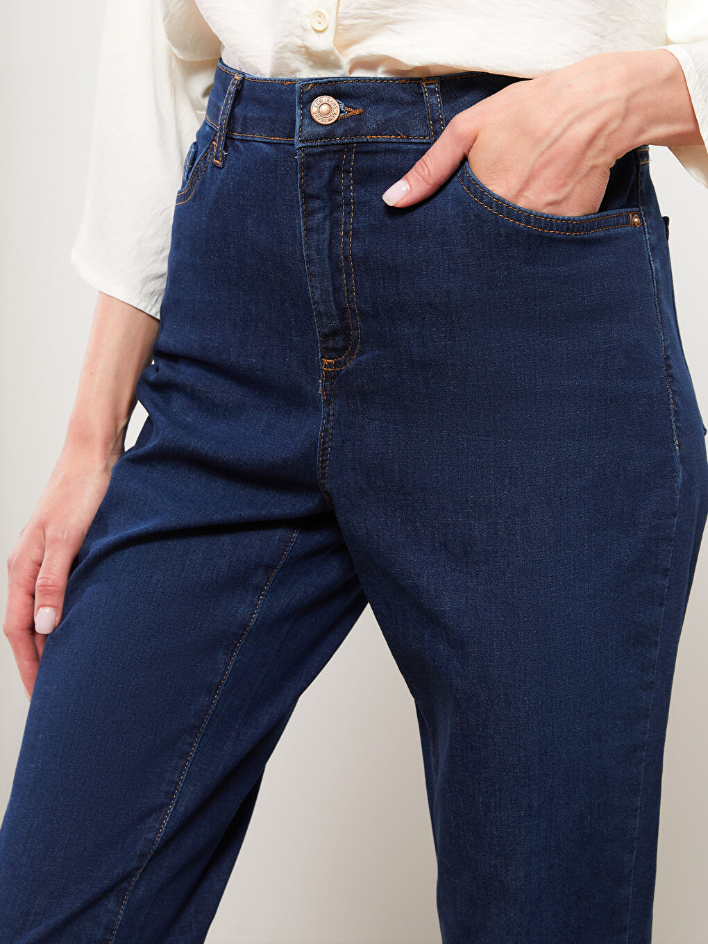 İndigo Slim Fit Düz Cep Detaylı Kadın Jean Pantolon-2