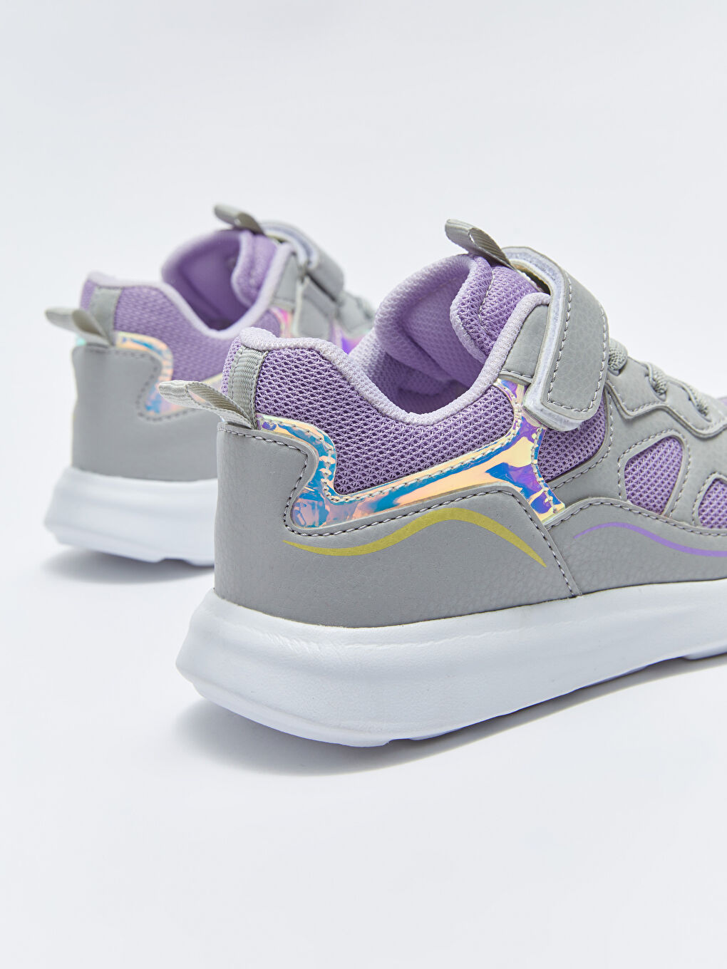 LCW STEPS Hologram Detailed Hook and Loop Fastening Girls' Active Sneakers -W23555Z4-G8Z