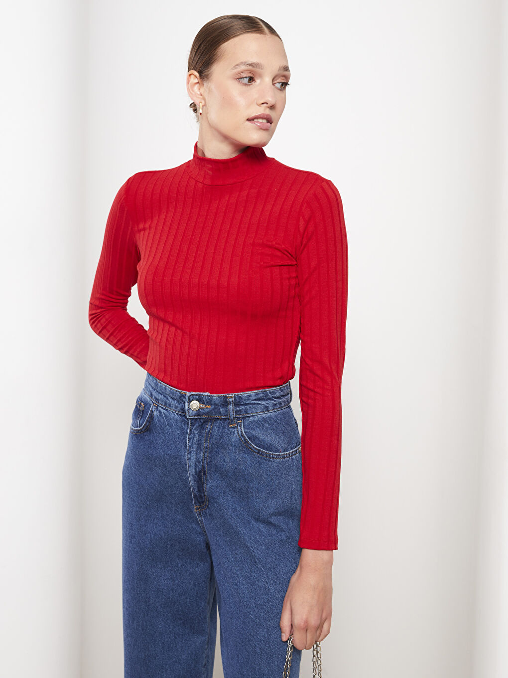 Kırmızı Dik Yaka Düz Uzun Kollu Kadın Body-1