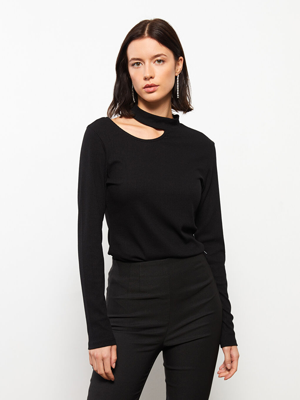 Siyah Dik Yaka Düz Uzun Kollu Kadın Body