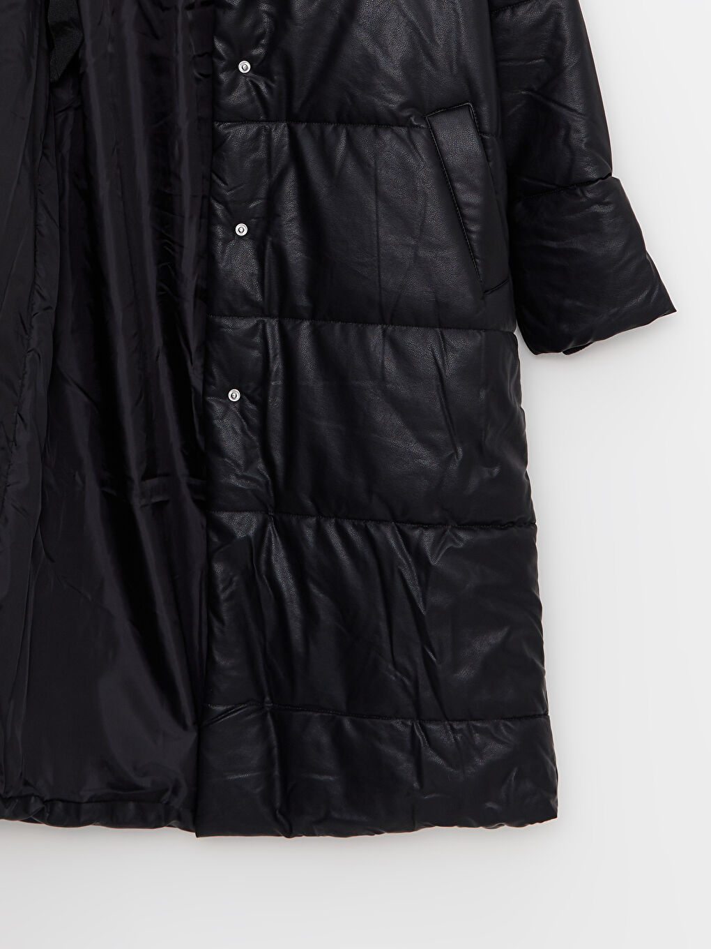 Siyah Kapüşonlu Düz Uzun Kollu Kadın Deri Görünümlü Mont-8