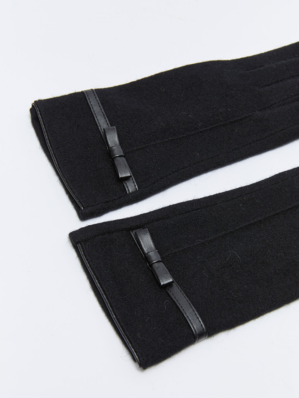 جوانتي للسيدات سادة بتفاصيل فيونكة-3