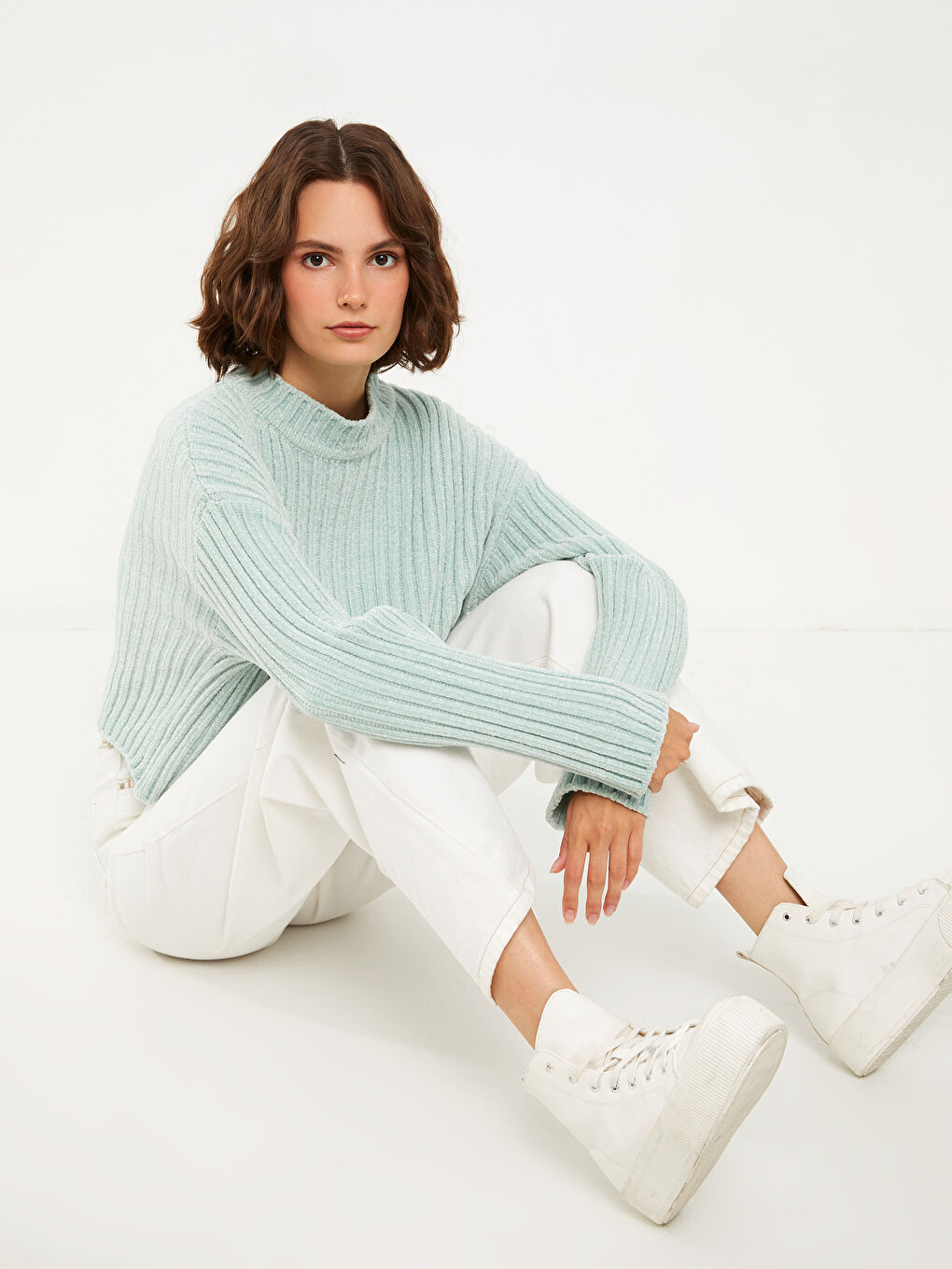 سترة تريكو بياقة قمع للسيدات