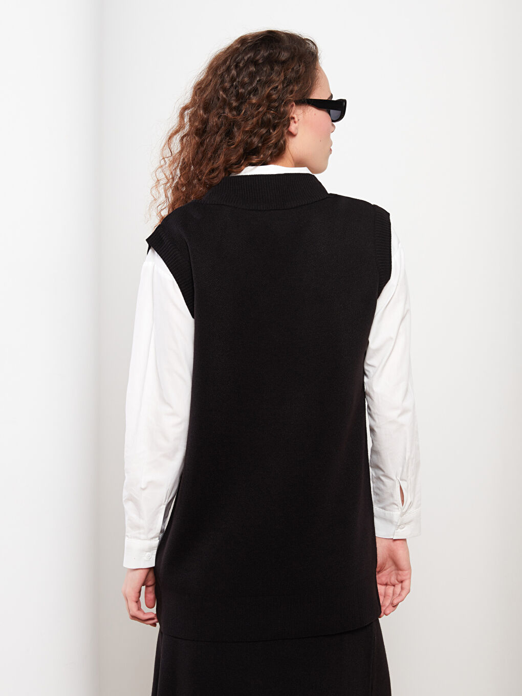 LC Waikiki Women's V Neck Plain Knitwear Sweater Vest -W23801Z8-RQN