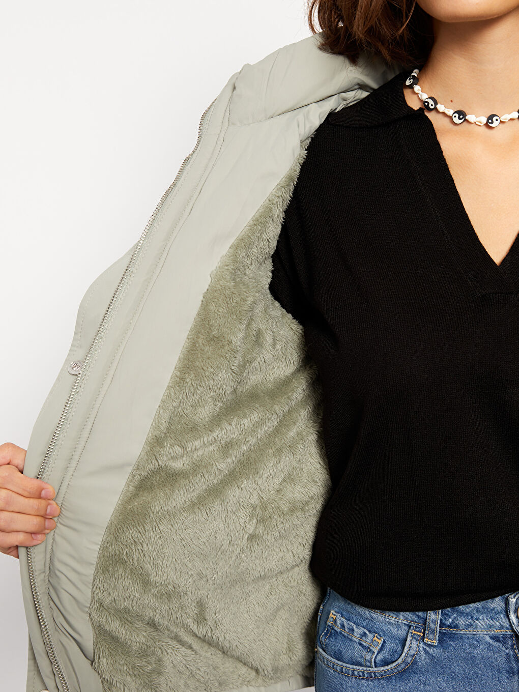 Haki Kadın Kapüşonlu Düz Şişme Mont-4