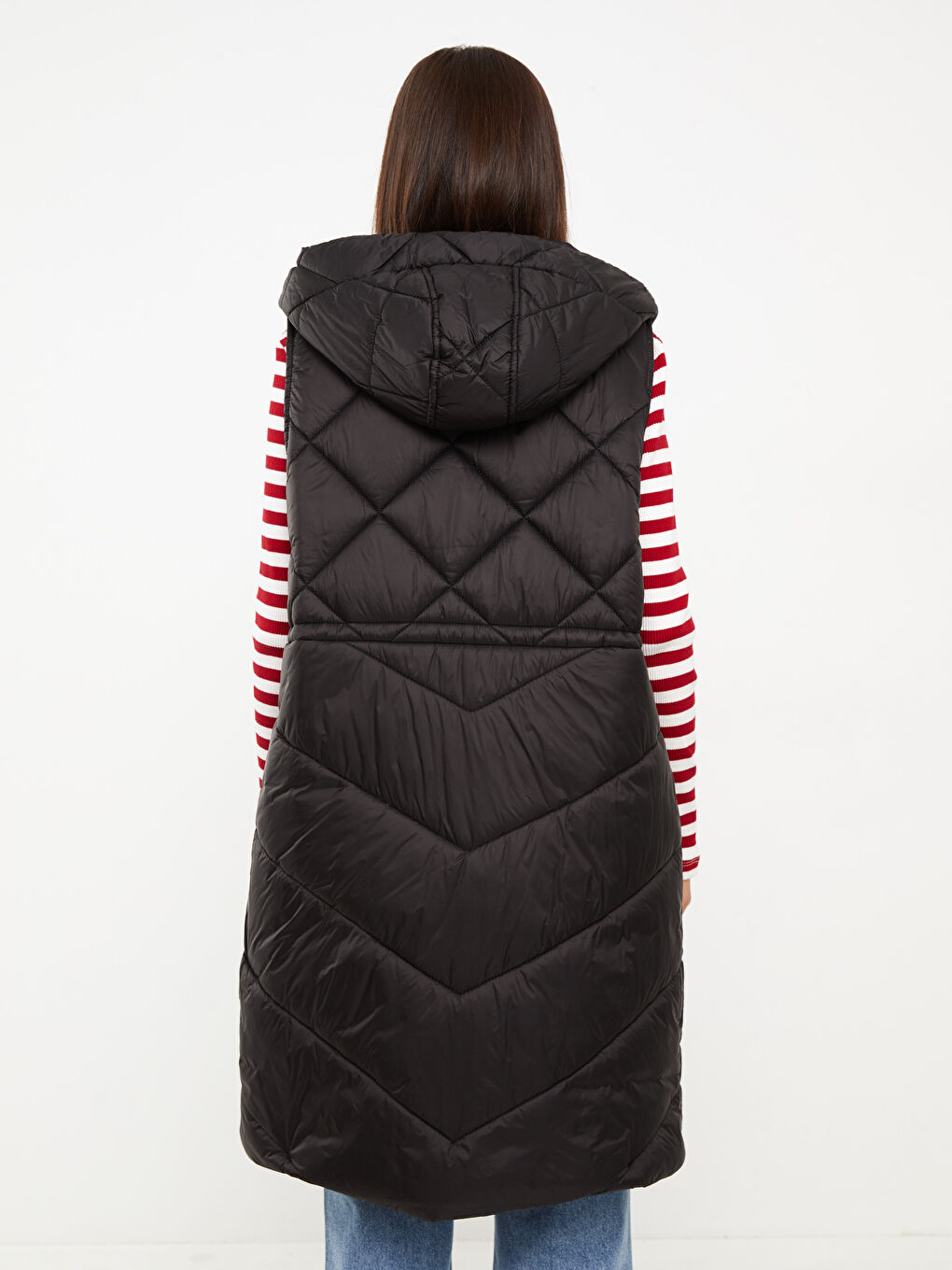 Siyah Kapüşonlu Kapitone Desenli Kadın Şişme Yelek-4