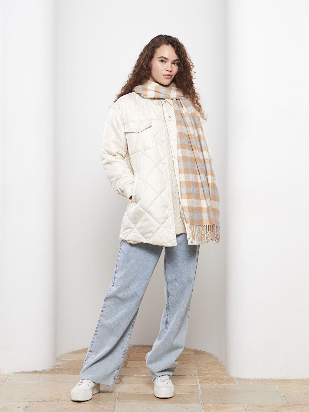 Bej Gömlek Yaka Kapitone Uzun Kollu Kadın Mont-2