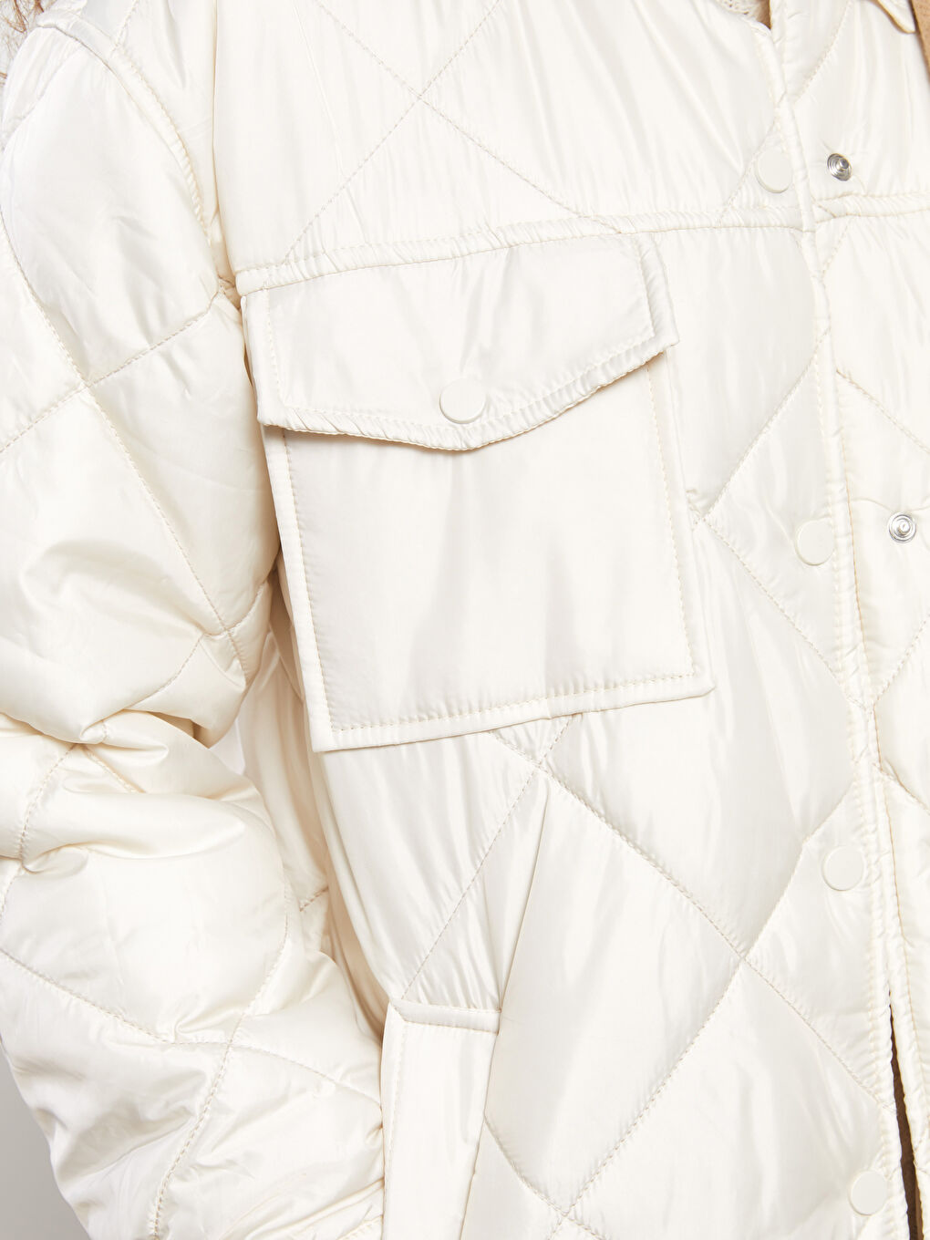 Bej Gömlek Yaka Kapitone Uzun Kollu Kadın Mont-3