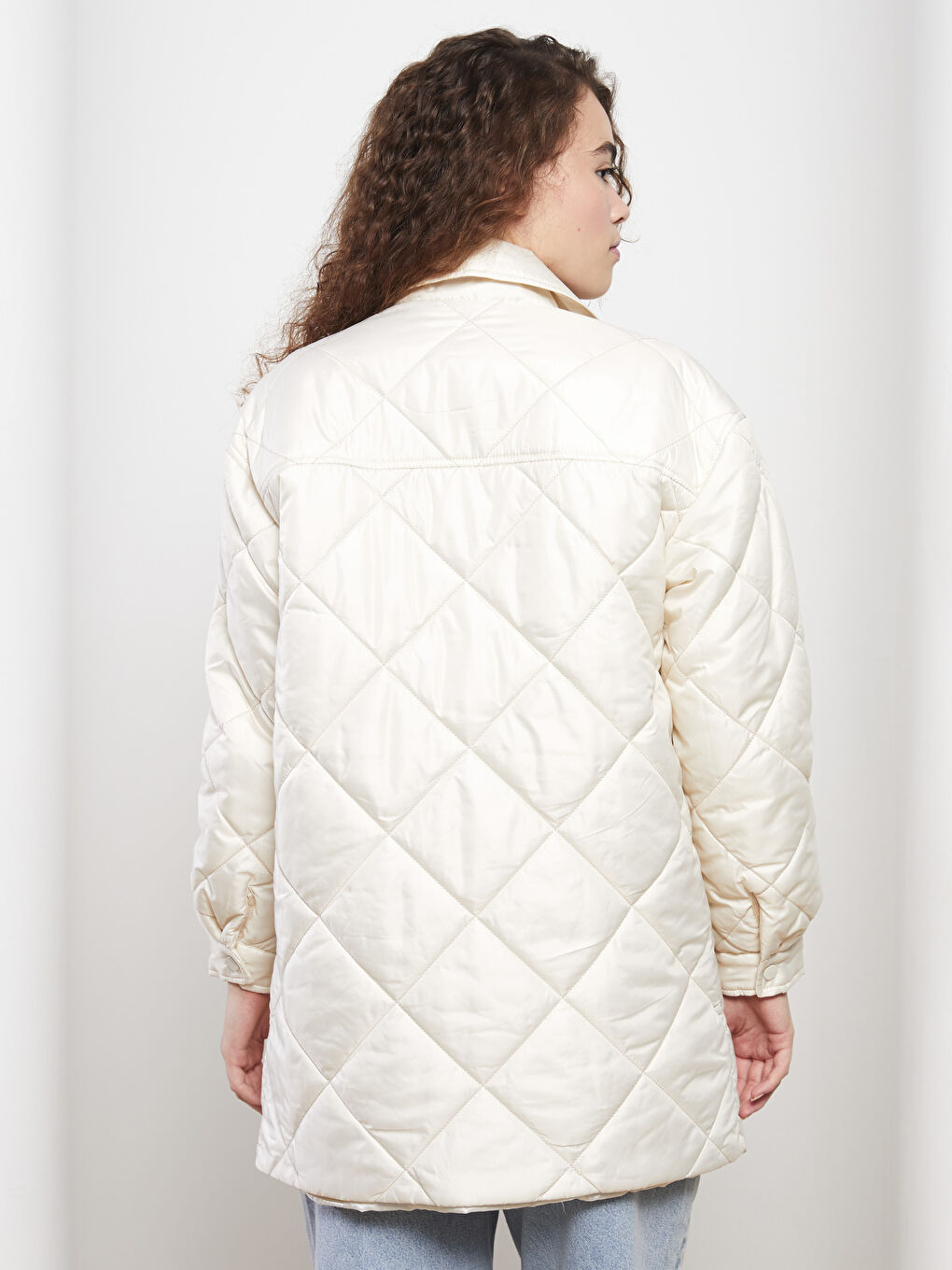 Bej Gömlek Yaka Kapitone Uzun Kollu Kadın Mont-4