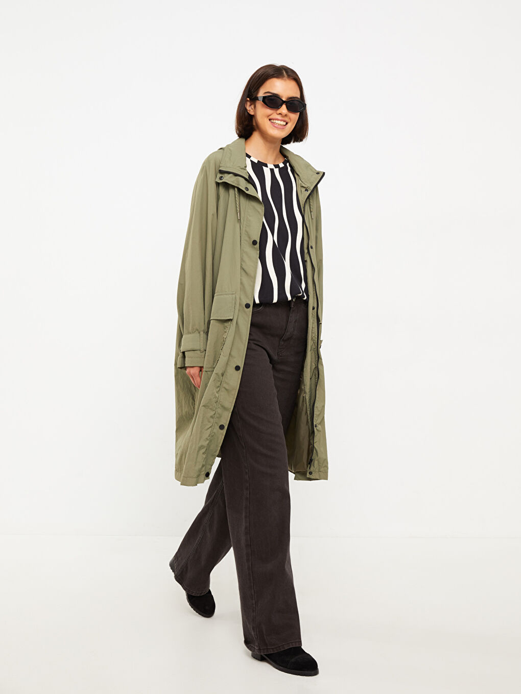 Haki Kadın Kapüşonlu Düz Mont