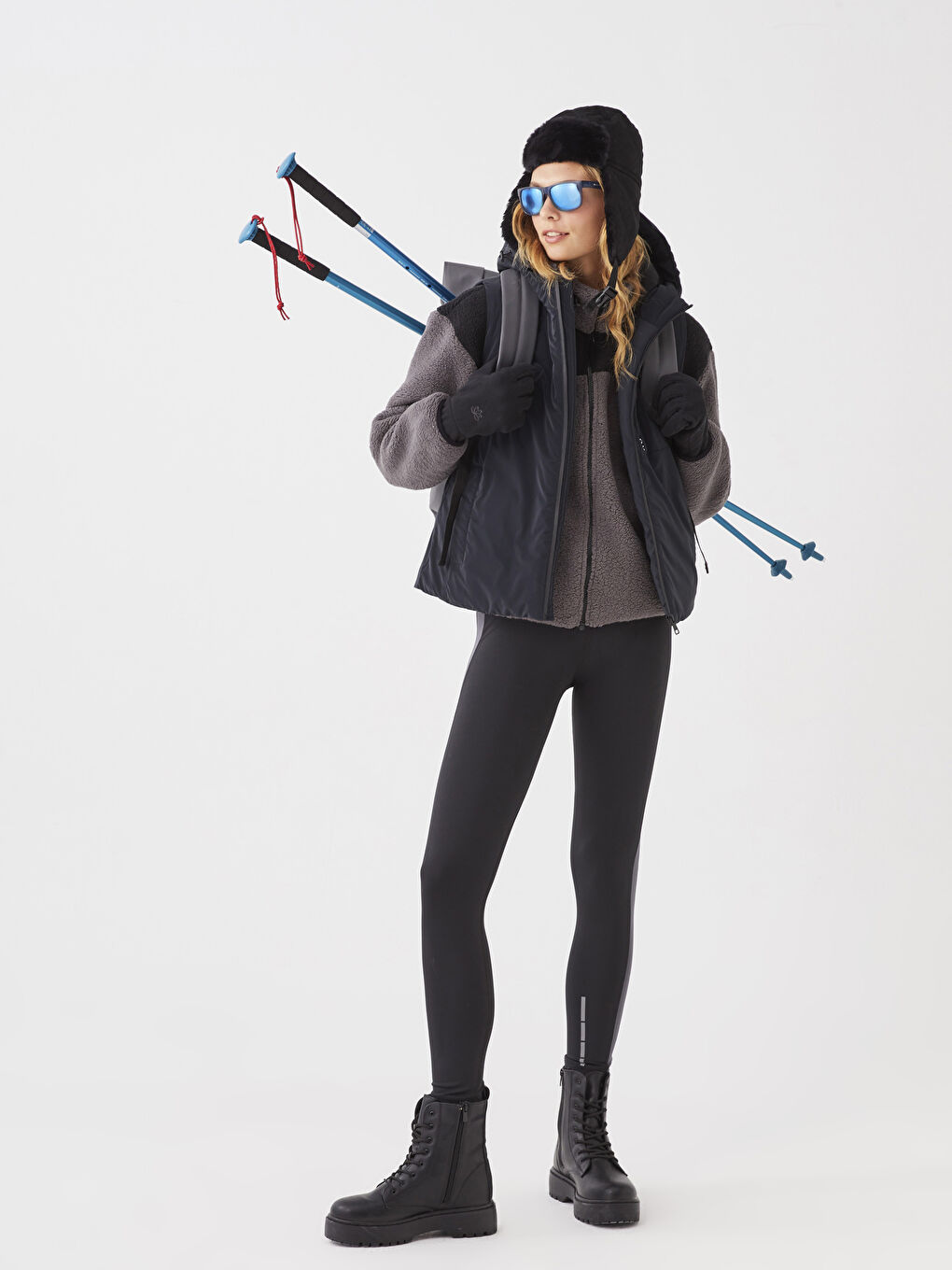 Siyah Kapüşonlu Baskılı Kadın Outdoor Şişme Yelek