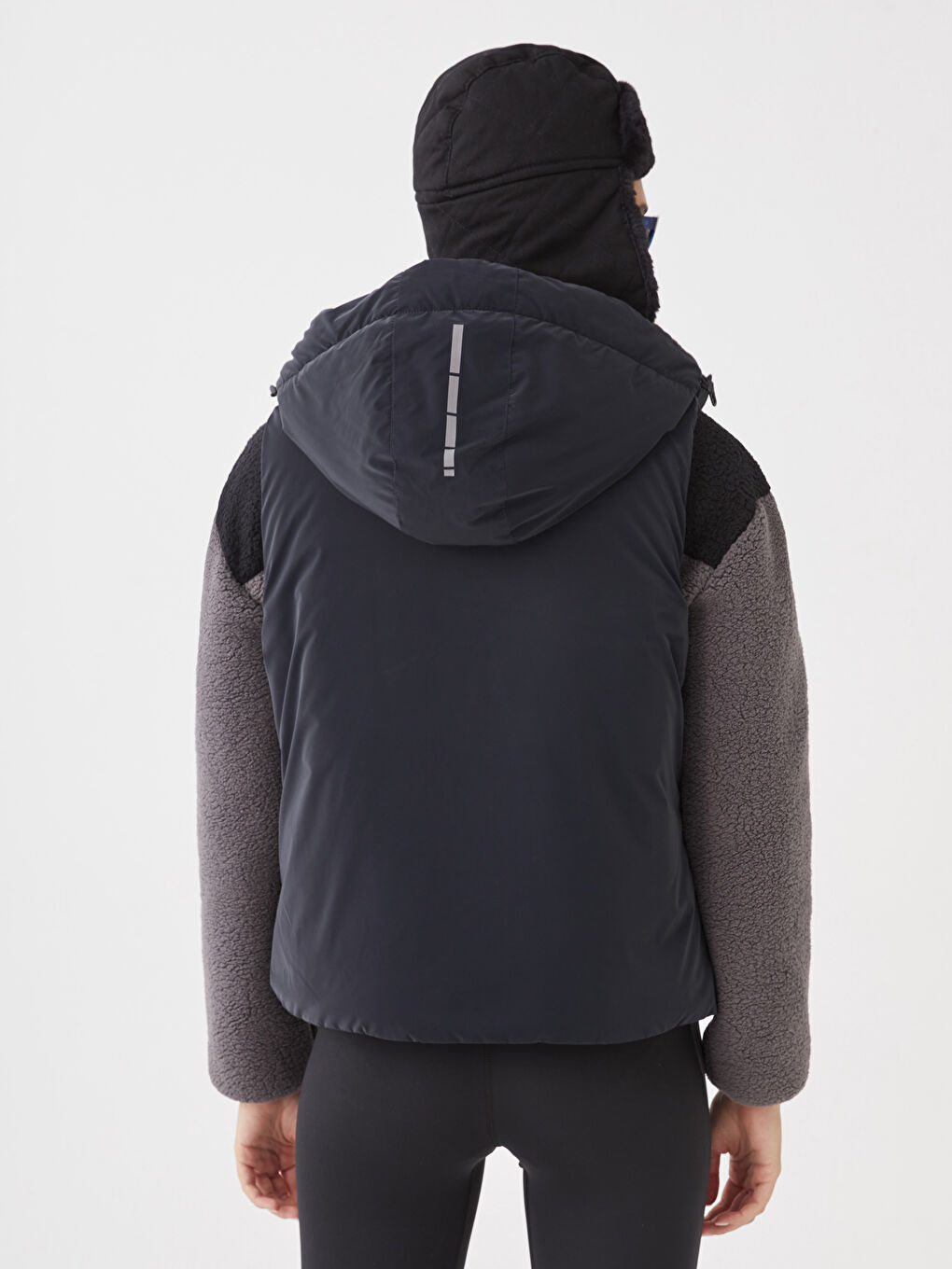 Siyah Kapüşonlu Baskılı Kadın Outdoor Şişme Yelek-10