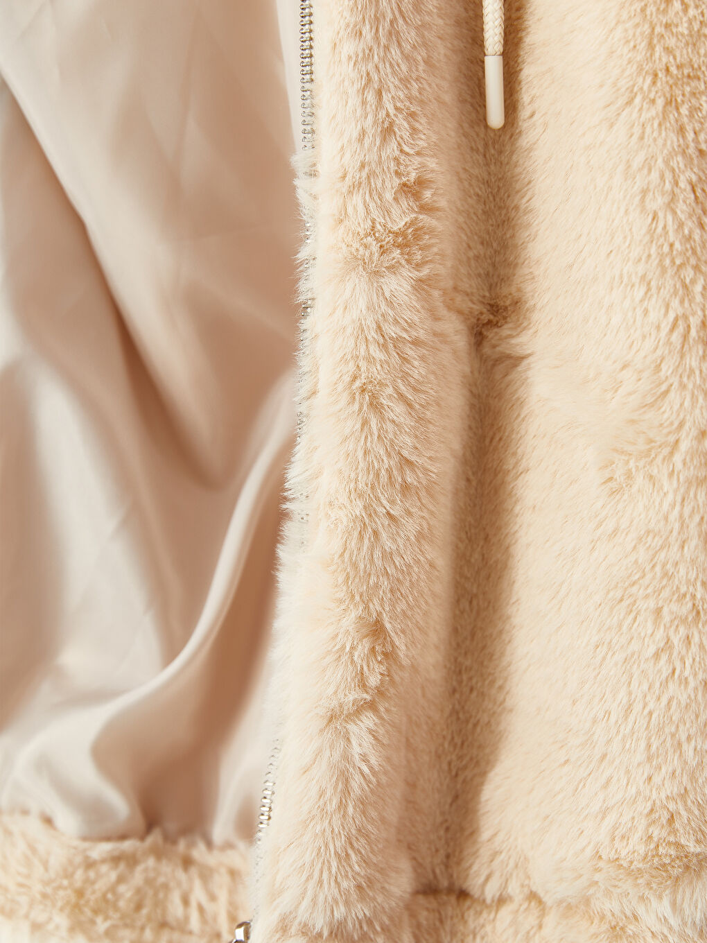 Ekru Kapüşonlu Düz Uzun Kollu Pelüş Kadın Mont-8