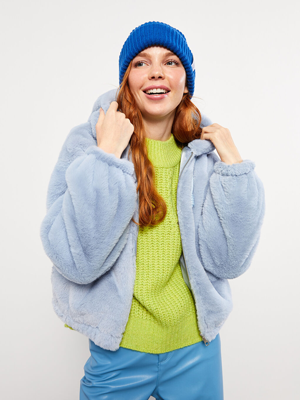 Mavi Kapüşonlu Düz Uzun Kollu Pelüş Kadın Mont-2