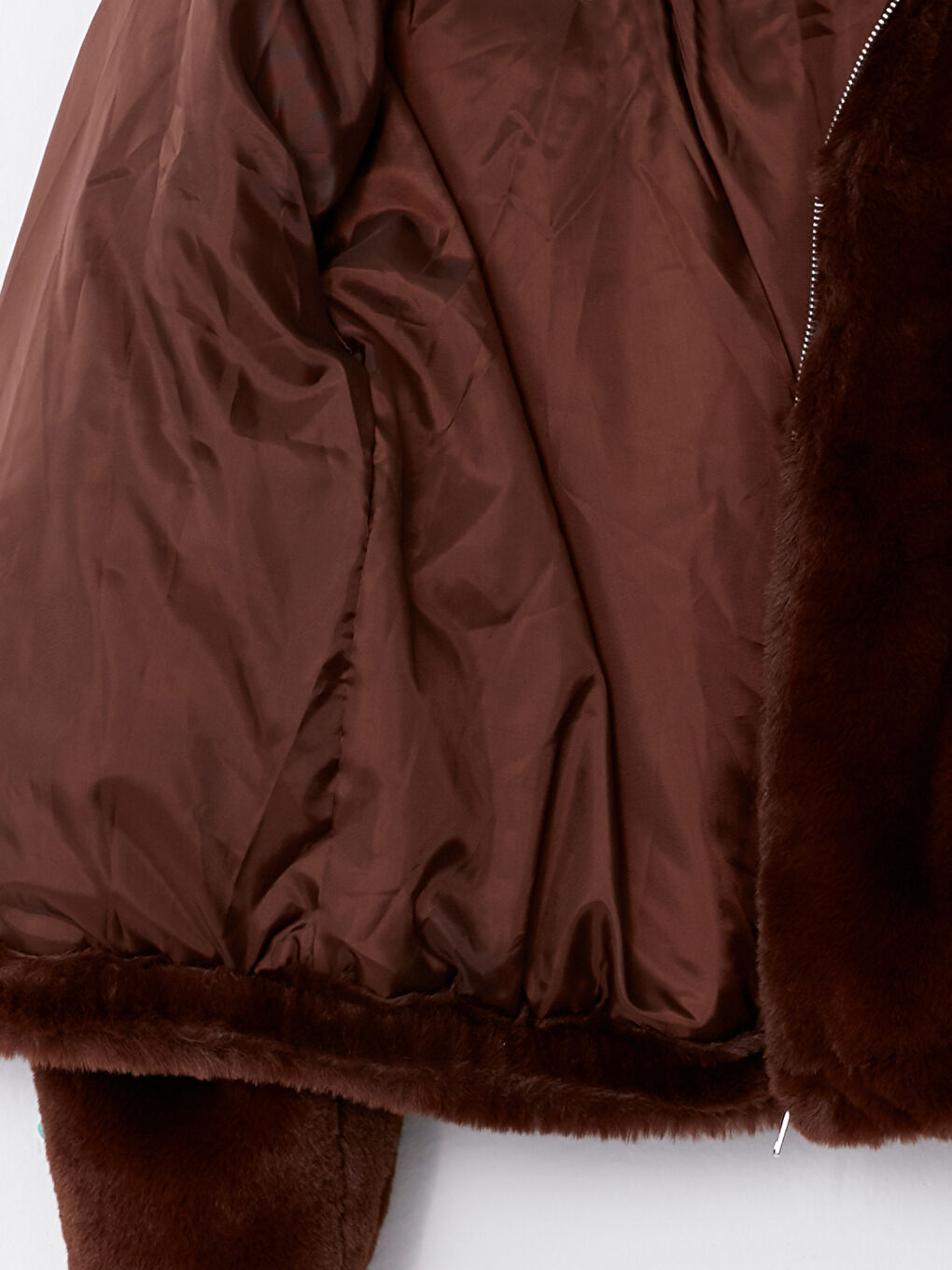 Kahverengi Kapüşonlu Düz Uzun Kollu Pelüş Kadın Mont-6