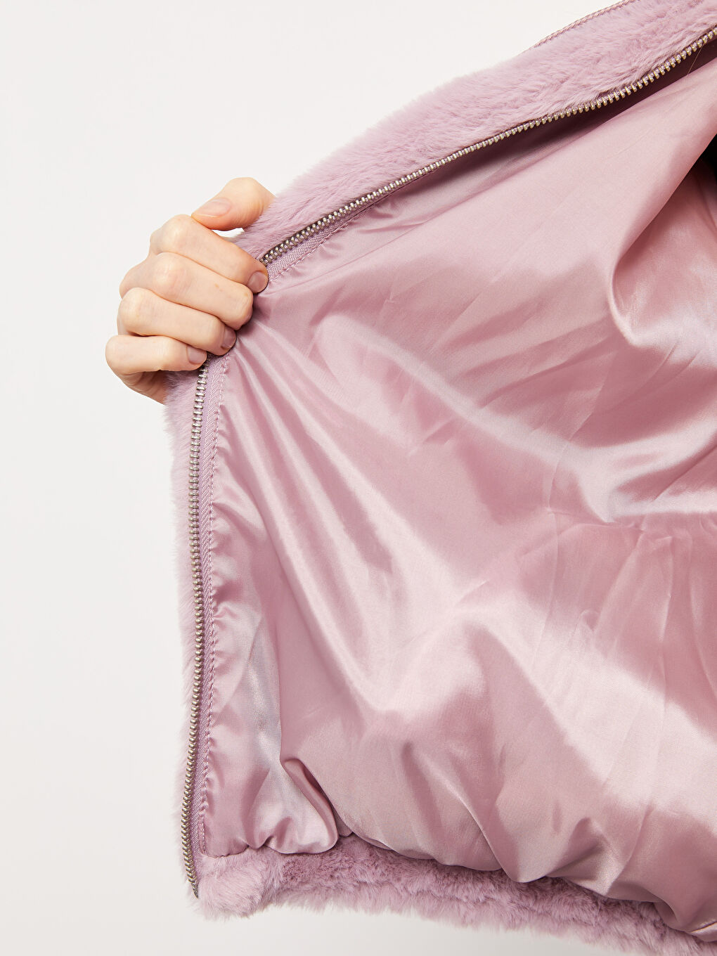 Pembe Kapüşonlu Düz Uzun Kollu Pelüş Kadın Mont-3