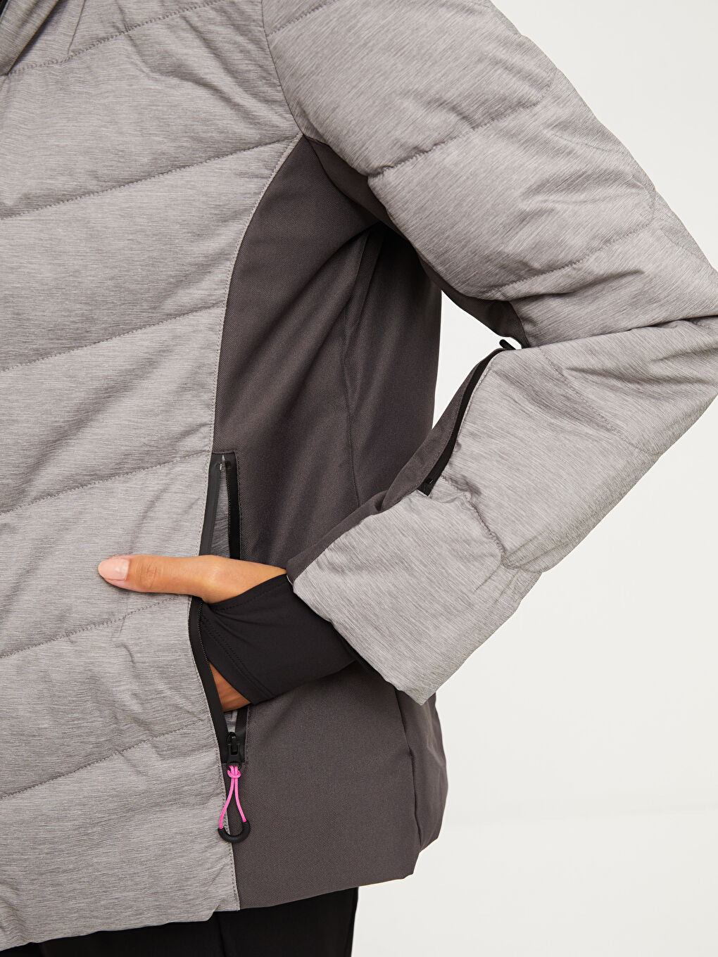 LCW OUTDOOR سترة تزلج نساء بقبّ بلوك ديال الألوان كم طويل -W23843Z8-LAL