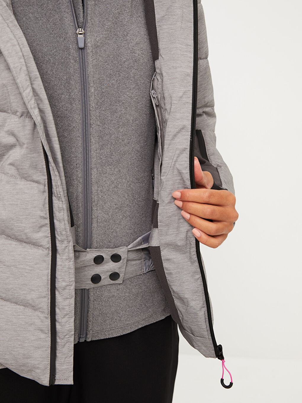 LCW OUTDOOR سترة تزلج نساء بقبّ بلوك ديال الألوان كم طويل -W23843Z8-LAL
