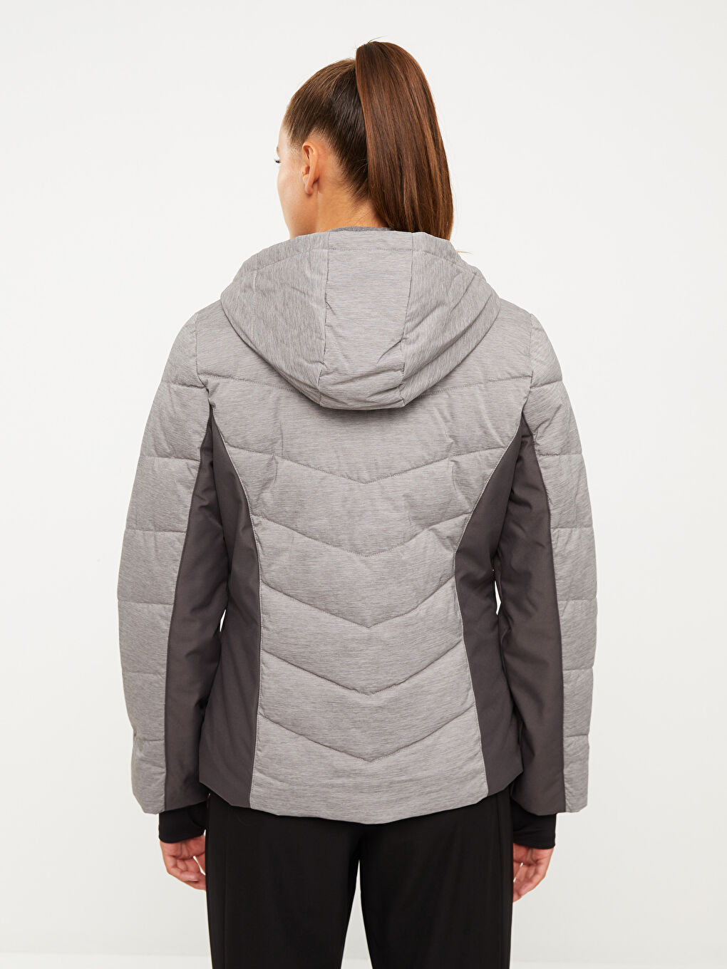LCW OUTDOOR سترة تزلج نساء بقبّ بلوك ديال الألوان كم طويل -W23843Z8-LAL