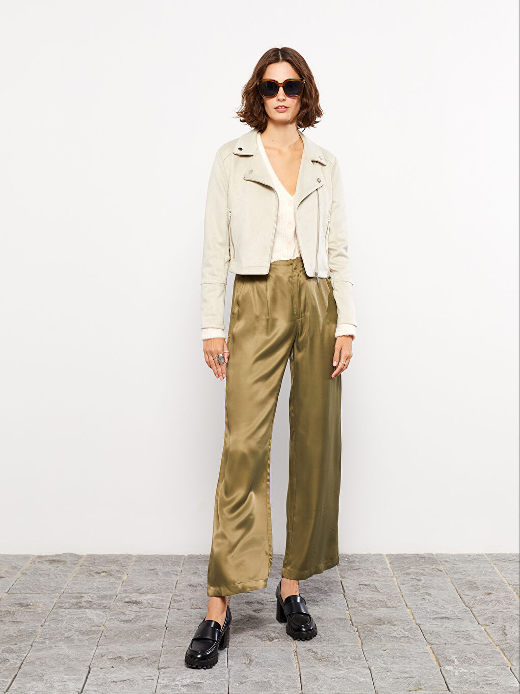 Bej Biker Yaka Kadın Süet Görünümlü Mont-2