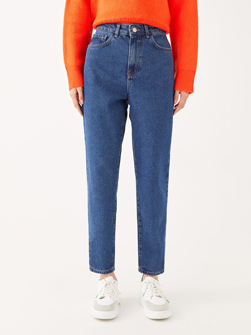 Женские джинсы мом фит однотонные-3
