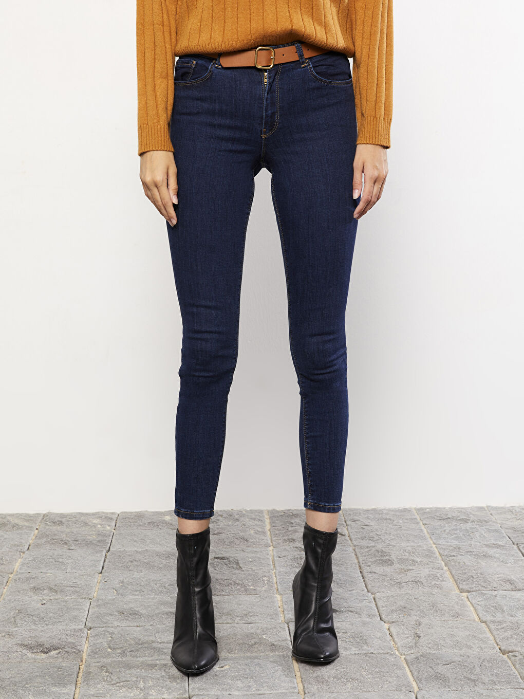 Women's Mercury Skinny Fit Straight Jean Pants and Belt Set-2