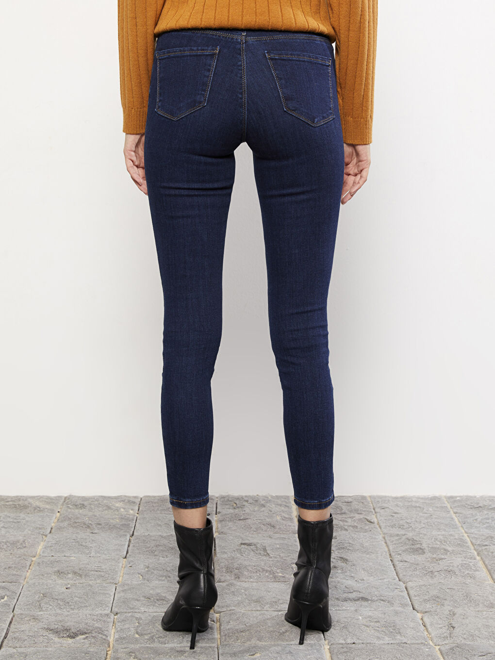 Women's Mercury Skinny Fit Straight Jean Pants and Belt Set-4