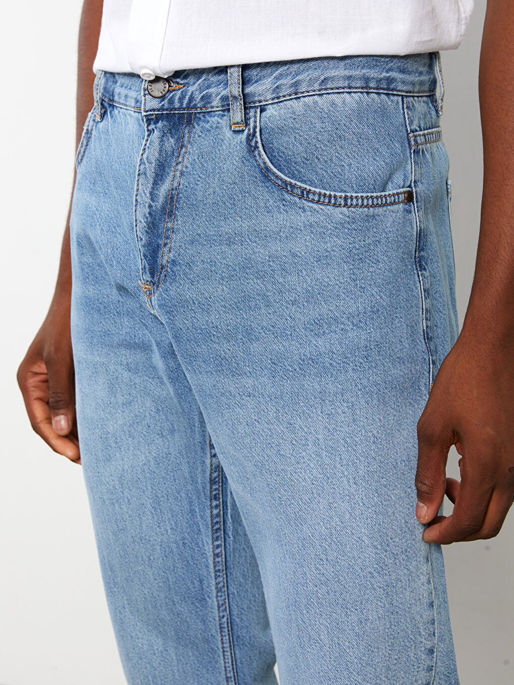 700 Straight Fit Men's Jeans-2