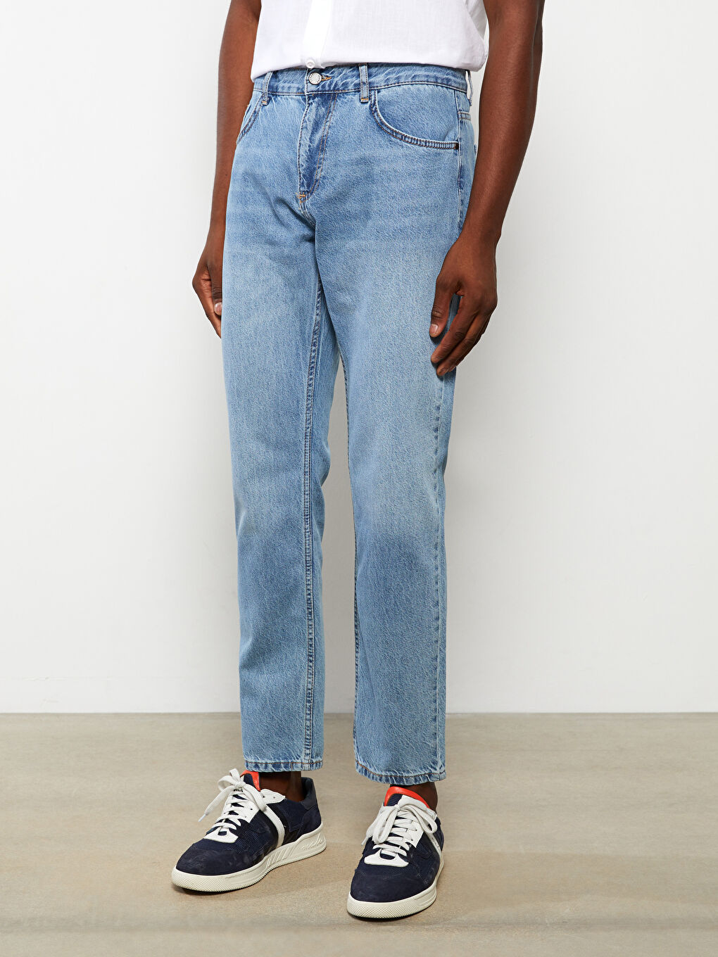 700 Straight Fit Men's Jeans-3