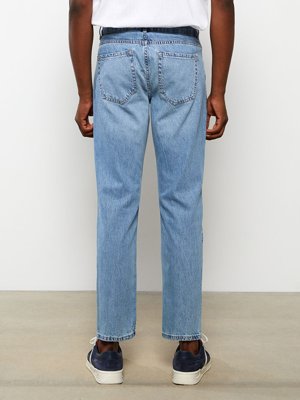 700 Straight Fit Men's Jeans-4