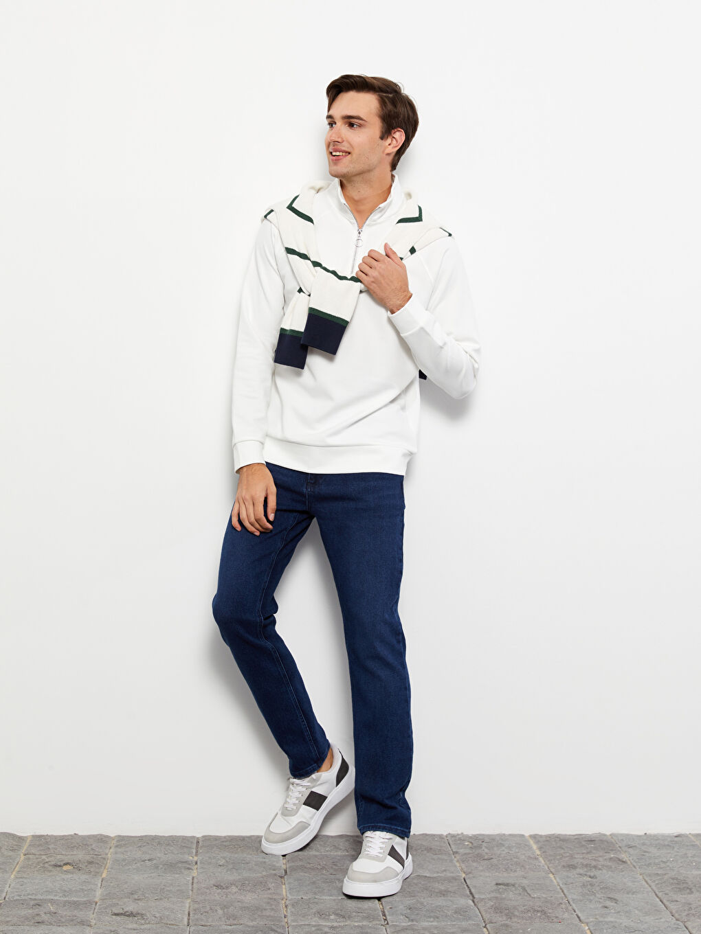 779 جينز بقصة عادية للرجال