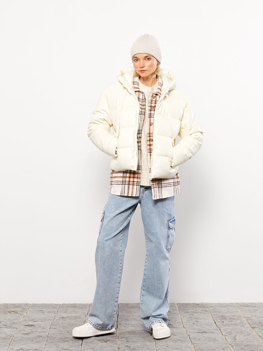 XSIDE Manteau Bouffant Uni à Capuche pour Femmes -W24057Z8-RFC