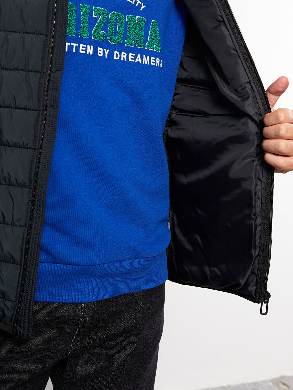 بالطو منتفخ بفتحة عادية بكابوش للرجال-4