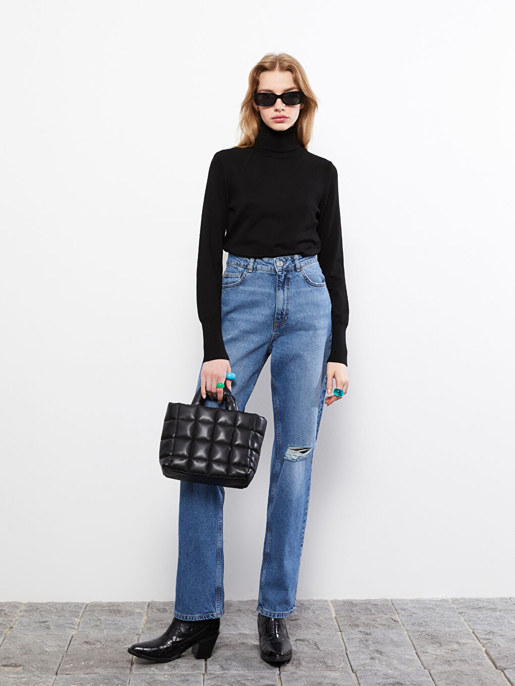 Siyah Balıkçı Yaka Düz Uzun Kollu Kadın Triko Kazak