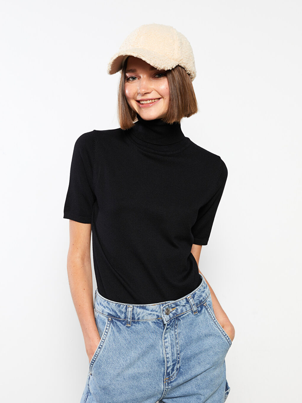 Siyah Balıkçı Yaka Düz Kısa Kollu Kadın Triko Kazak