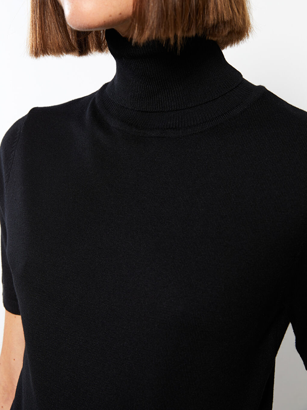 Siyah Balıkçı Yaka Düz Kısa Kollu Kadın Triko Kazak-2