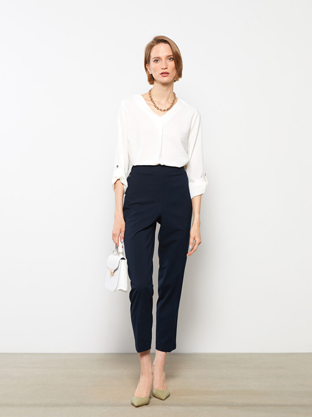 LCWAIKIKI Basic Women's Elastic Waist Standard Fit Regular Trousers -W24152Z8-E1J