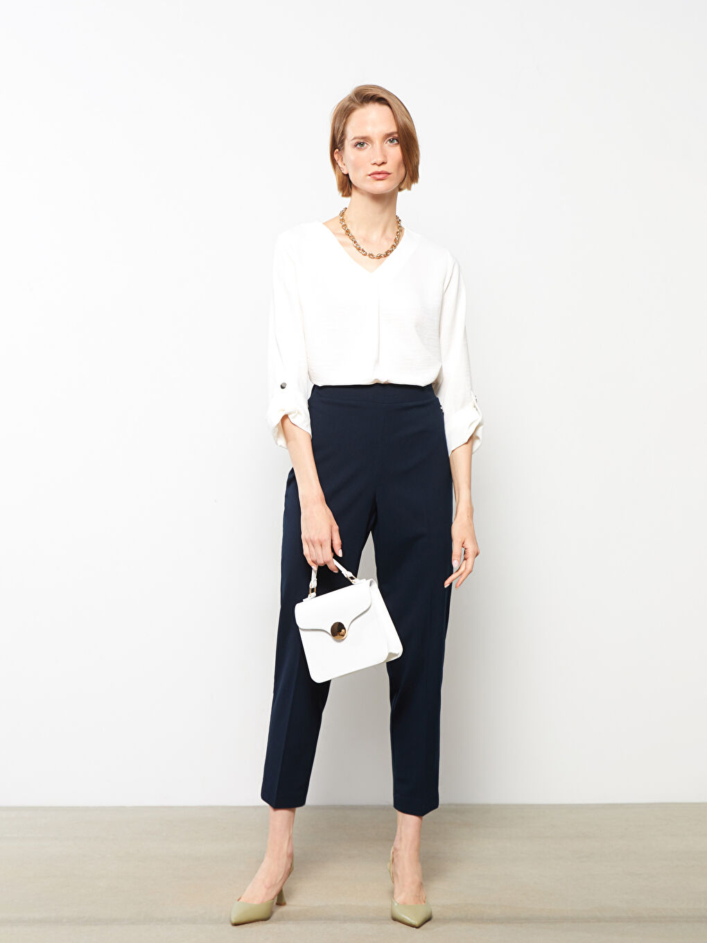 LCWAIKIKI Basic Women's Elastic Waist Standard Fit Regular Trousers -W24152Z8-E1J